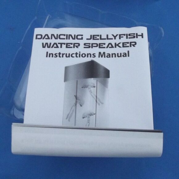 Bass Jaxx Jellyfish Lamp Water Speaker with Color Changing Lightshow Desktop NEW - Picture 5 of 6